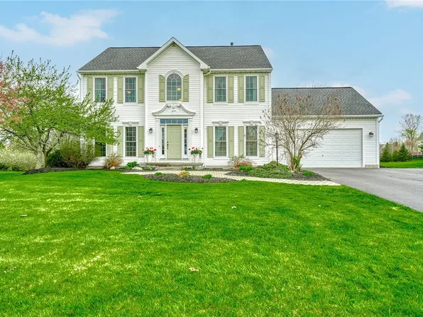 197 Millford Xing, Penfield, NY 14526