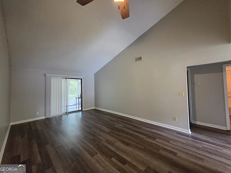 425 Admirals Walk Dr — Photo 13