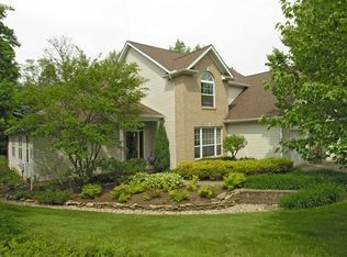 5665 Deer Creek Dr, Willoughby, OH 44094