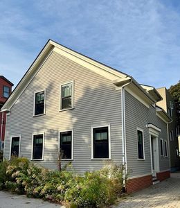 11 Kinnaird St #A, Cambridge, MA, 02139