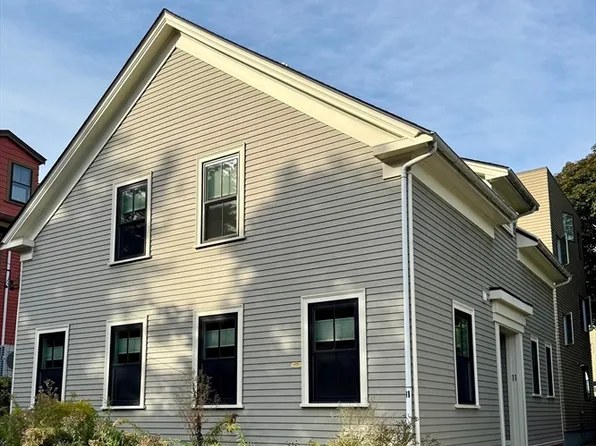 11 Kinnaird St #A, Cambridge, MA 02139