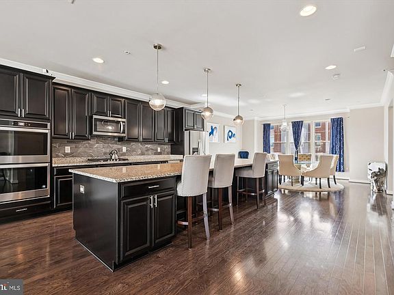 4th image of 10610 Observatory Pl