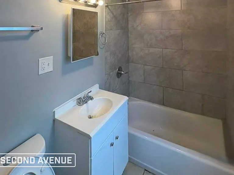 8925 S Laflin St — Photo 9