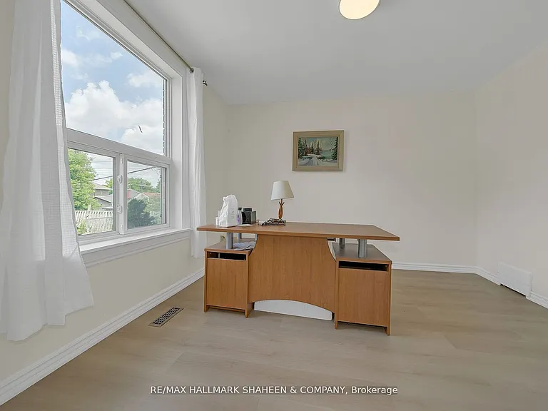 203 Quebec St — Photo 2