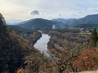 123 Rogue Riffle Dr, Grants Pass, OR 97526