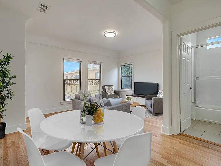 Barton Apartments — Photo 15