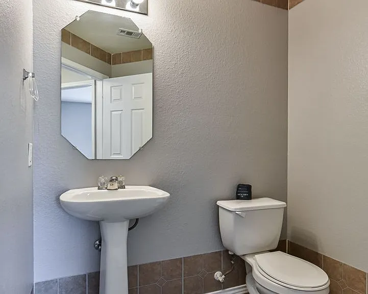 4600 Donegal Bay Ct — Photo 28