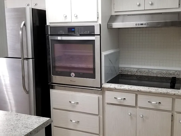 340 15th St NW — Photo 9