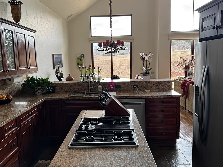 105 Primrose Rd — Photo 16