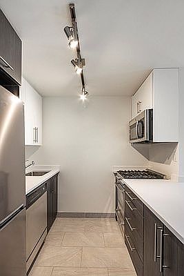 4th image of 360 W 34th St APT 8Y