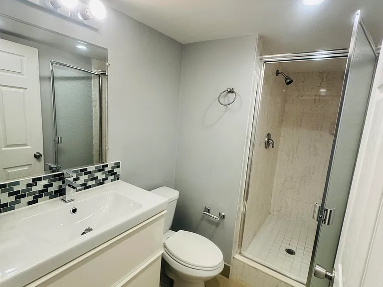 9235 SW 8th St #503 — Photo 17