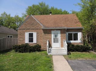 1220 Idlewild Dr, Round Lake Beach, IL 60073