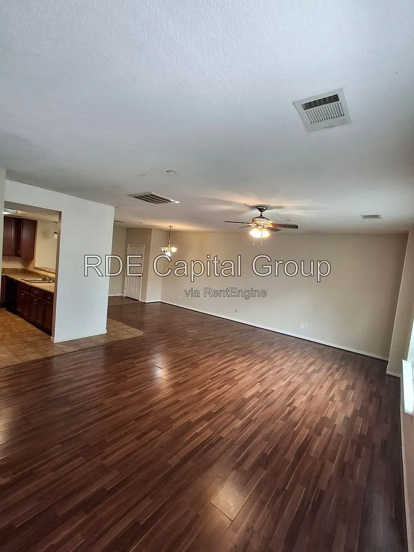 3 bed, 2.0 bath, 1345 sqft, $1,700 — Photo 2
