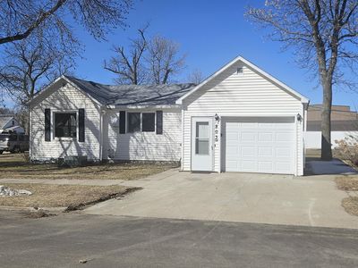 803 E 3rd St, Webster, SD, 57274