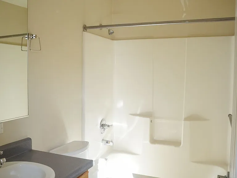 8635 N Leonard St #7 — Photo 9