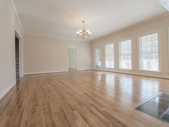 5th image of 120 Iona Ct