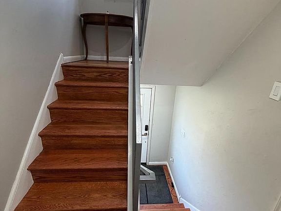 4th image of 3326 Primrose Rd