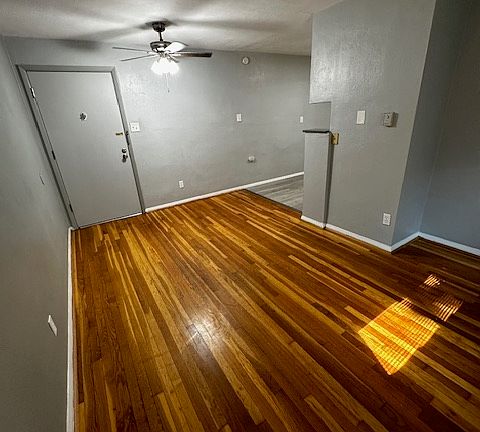 3rd image of 4145 Magnolia Ave #1B-1Ba-520Sqft