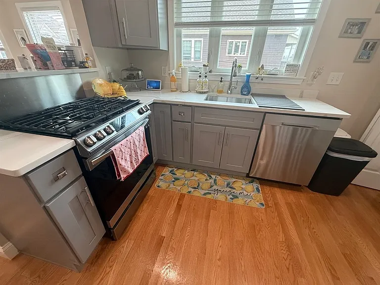 44 Ashland St #2F — Photo 12