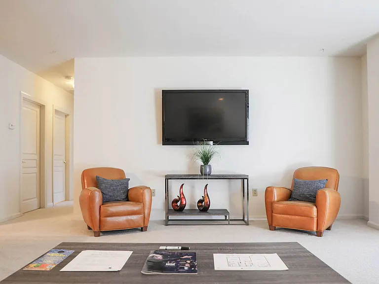 Expansive Lounge