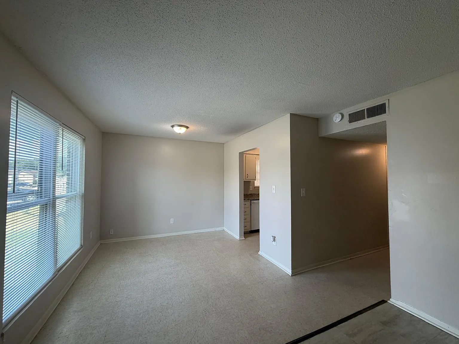 2218 Jonathan Drive Northwest - A — Photo 2
