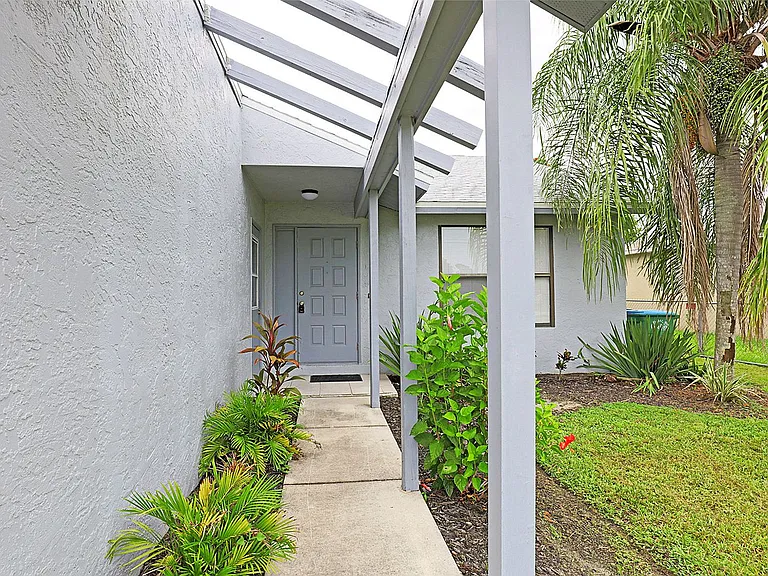 3725 Skyline Blvd — Photo 2