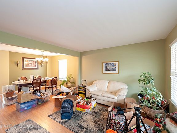 2nd image of 2530 Fairfax Ln