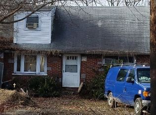 1196 Udall Rd, Bay Shore, NY 11706