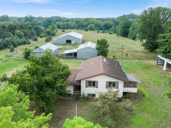 32360 Roanoke St NW, Cambridge, MN 55008