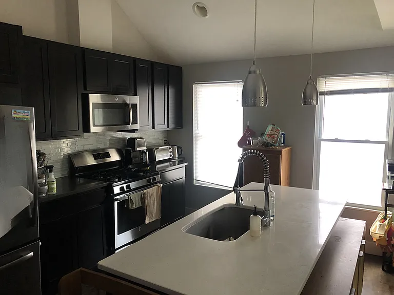 2232 W 11th St #UP — Photo 7