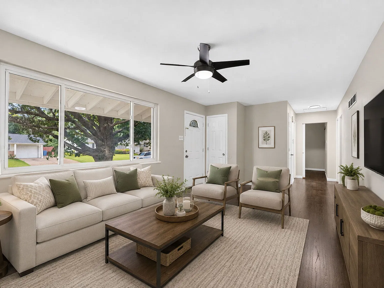 3 bed, 1.5 bath, 912 sqft, $1,600 — Photo 3