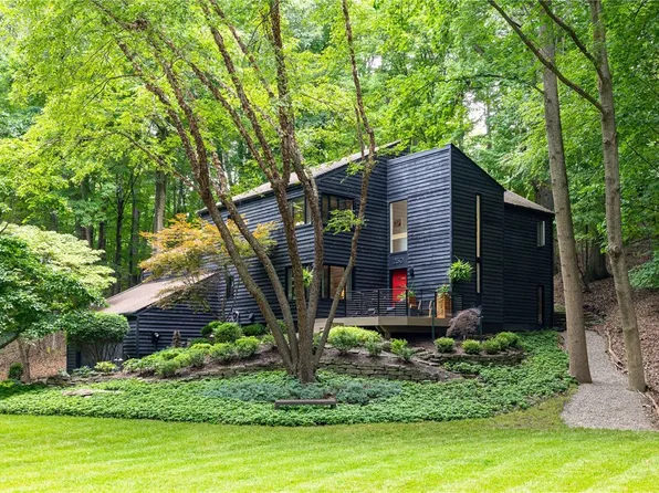 230 Hoffman Rd, Rochester, NY 14622