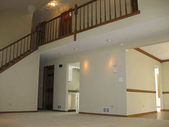 4th image of 229 Hillandale Dr