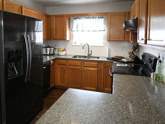 3rd image of 7404 Burnheim Way