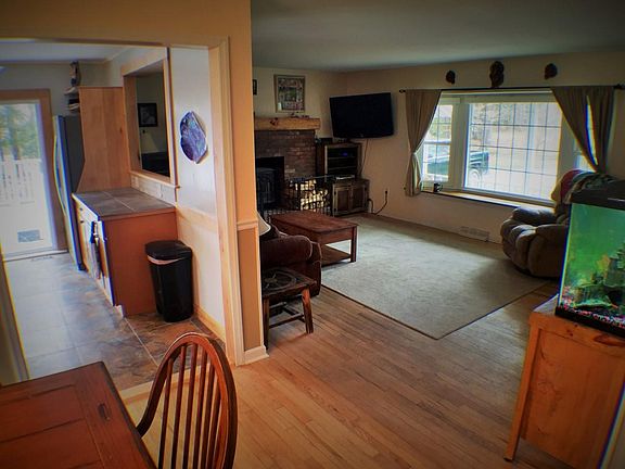 4th image of 2287 Maple Ave
