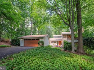 6921 Carlynn Ct, Bethesda, MD 20817
