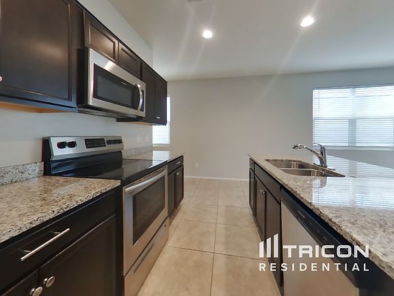 4th image of 36534 W Montserrat St