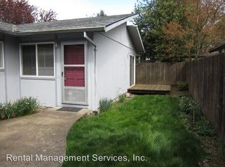 1009-1011 SE Sherrett St, Portland, OR 97202