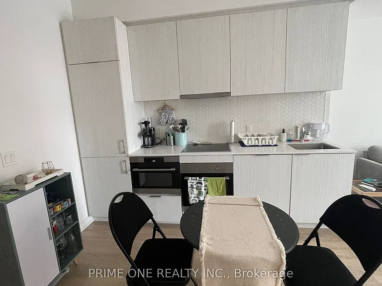 158 Front St E #1114 — Photo 11