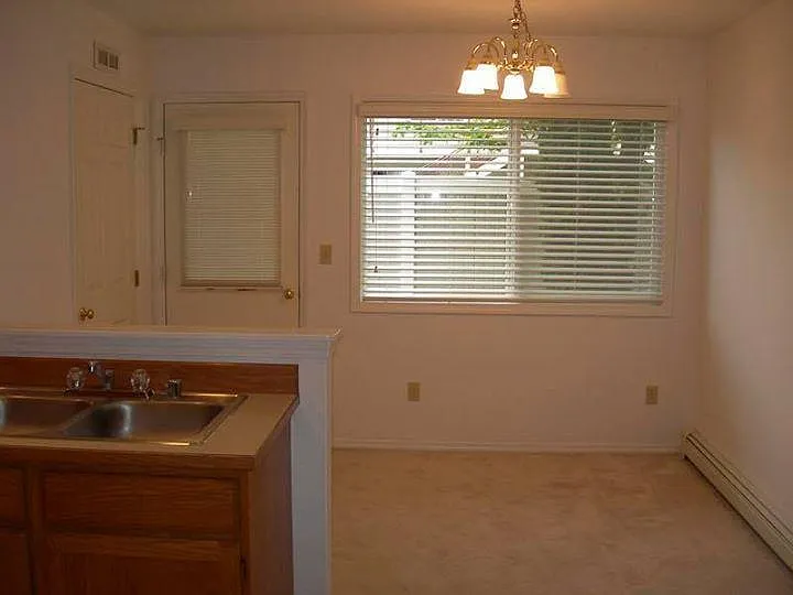 dining room to outside porch