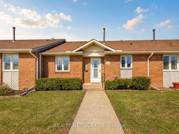 122 Bunting Rd #54, Saint Catharines, ON L2P 3X7
