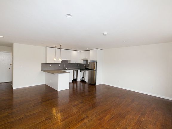 4th image of 310 6th Ave #23
