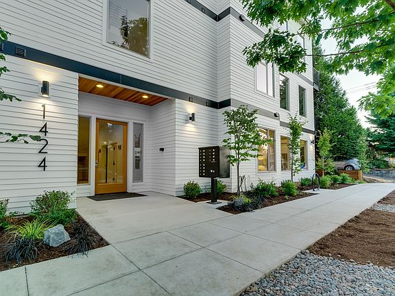 Entry and Mailbox