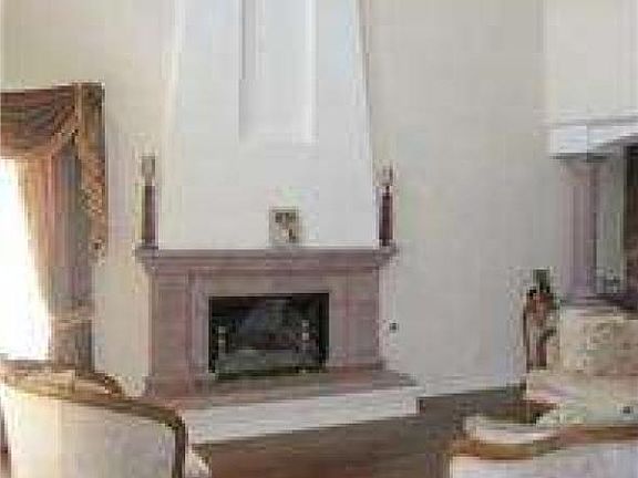 2nd image of 22317 Dolorosa St