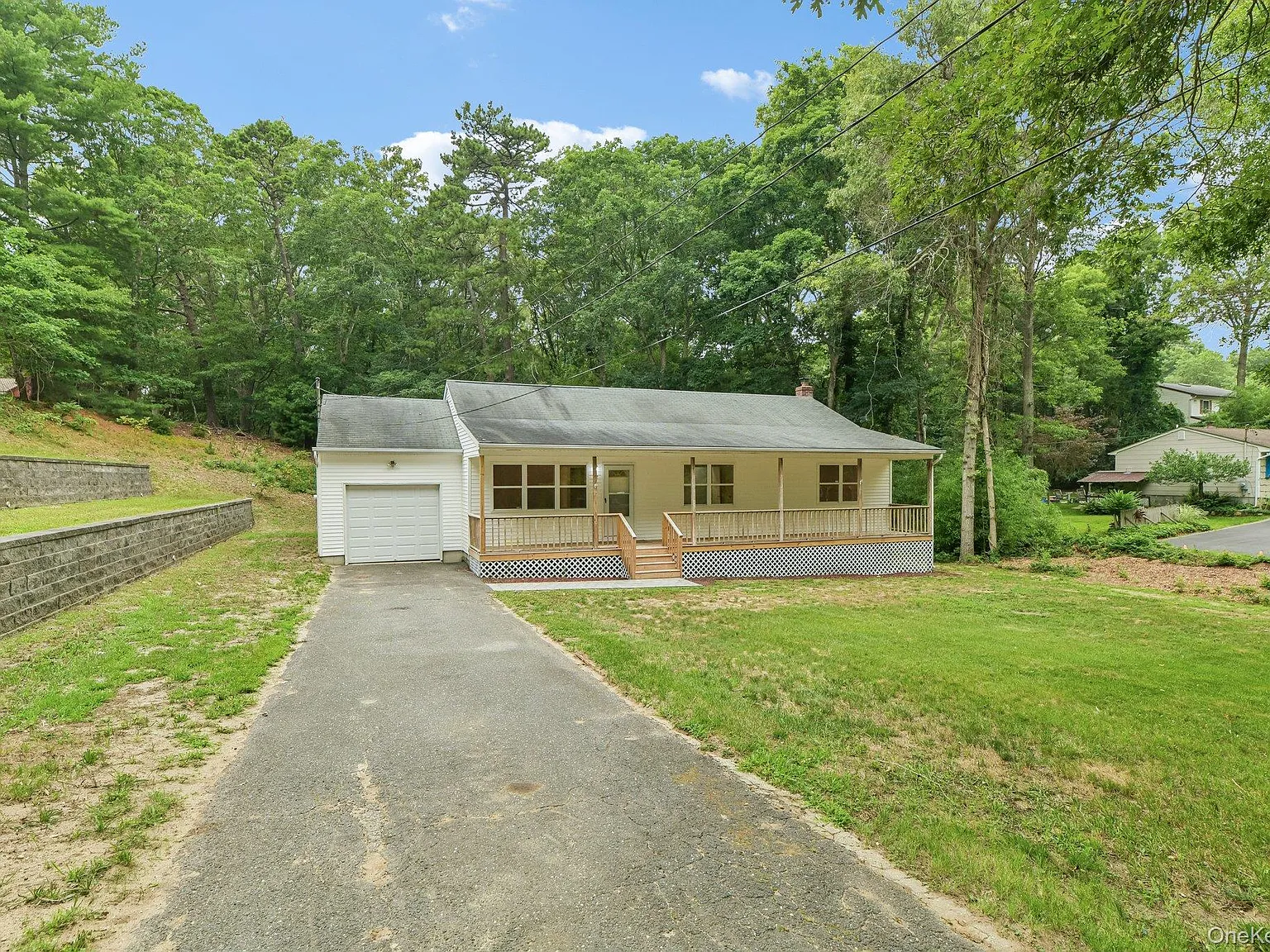 3 bed, 2.0 bath, 1380 sqft, $3,750 — Photo 4