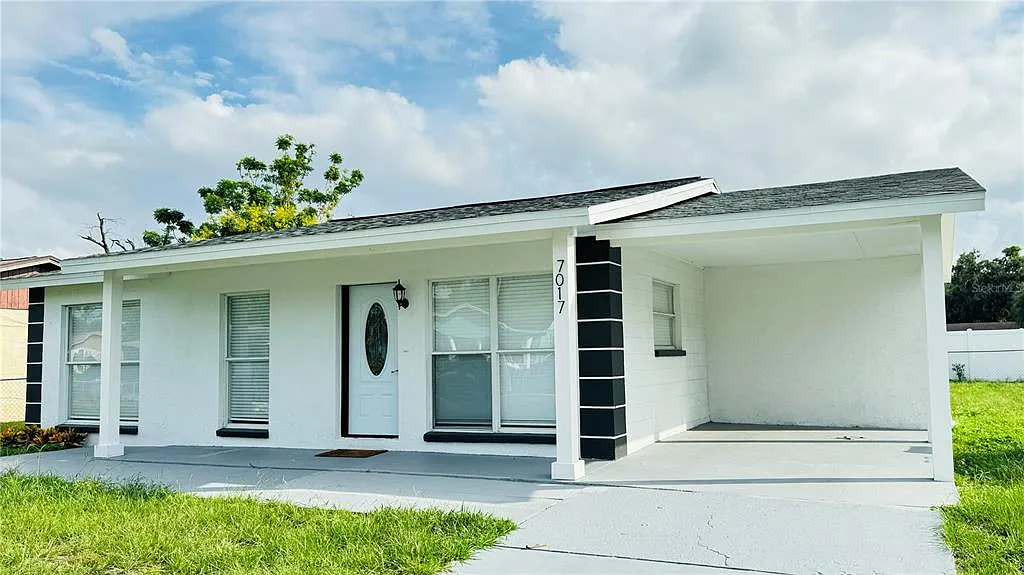 3 bed, 2.0 bath, 995 sqft, $2,500 — Photo 2