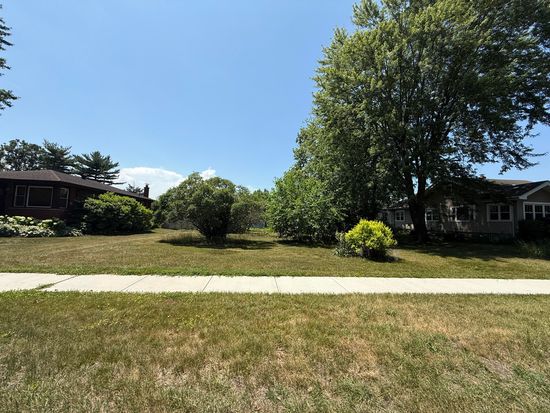 138 N Rensselaer St, Griffith, IN 46319