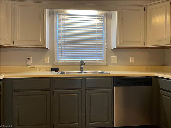 3rd image of 1133 Glendale Dr