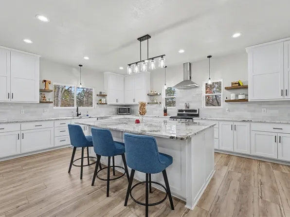 3 S Kinver Ln, Bella Vista, AR 72714