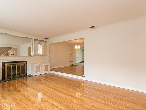 3rd image of 22021 77th Ave